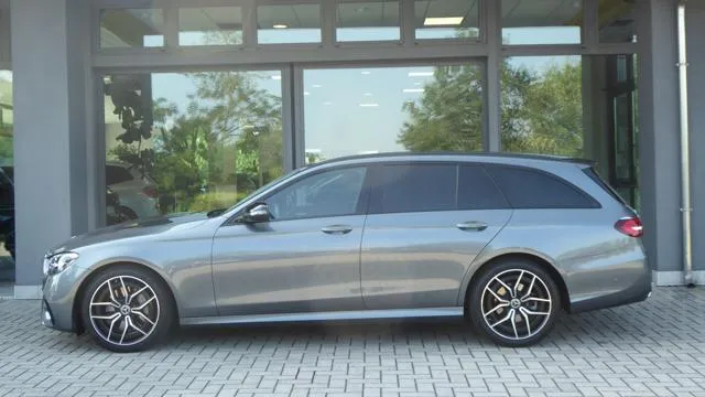 Mercedes-Benz E 220 d S.W. 4Matic Auto Premium AMG - Foto 2