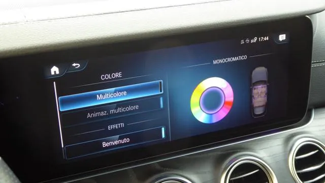 Mercedes-Benz E 220 d S.W. 4Matic Auto Premium AMG - Foto 12