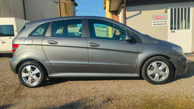 Mercedes-Benz B 180 CDI Executive 2.0 109 CV AUTOMATICA - Foto 2