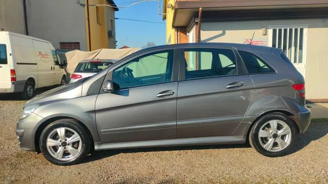 Mercedes-Benz B 180 CDI Executive 2.0 109 CV AUTOMATICA - Foto 6