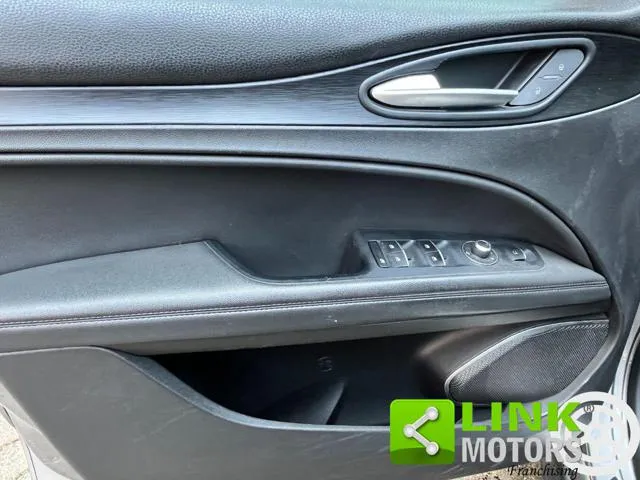 Alfa Romeo Stelvio Stelvio 2.2 T.diesel 180CV AT8 RWD Super - Foto 7
