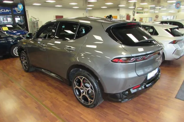 Alfa Romeo Tonale 1.5 hybrid Veloce 160cv tct7 - Km.9.620 - Foto 4