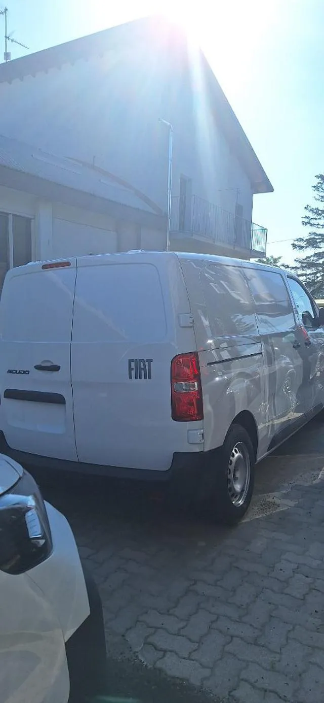 Fiat Scudo 1.5 BlueHDi 120 CV S&S PL-TN Furgone Easy Pro - Foto 3