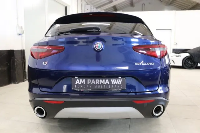 Alfa Romeo Stelvio Stelvio 2.2 T.diesel 210 CV AT8 Q4 Exec. - Foto 4