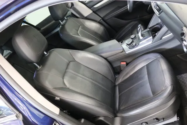 Alfa Romeo Stelvio Stelvio 2.2 T.diesel 210 CV AT8 Q4 Exec. - Foto 10
