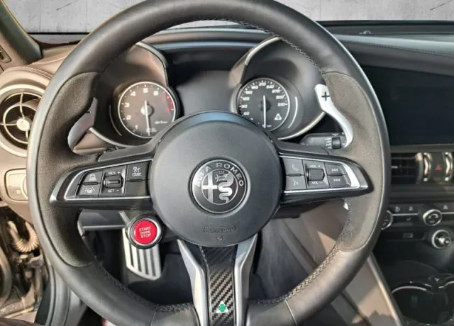 Alfa Romeo Giulia Giulia 2.9 T V6 AT8 Quadrifoglio - Foto 8