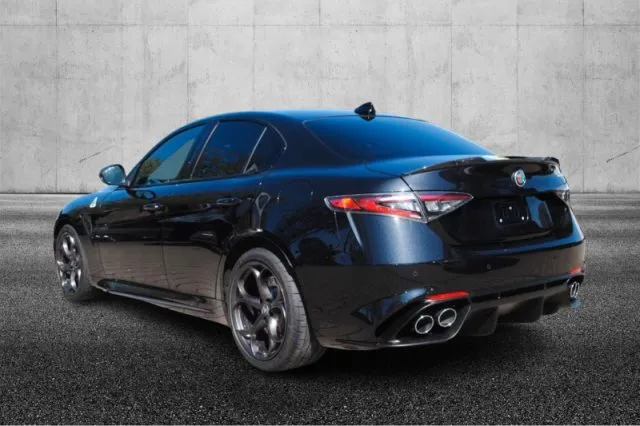 Alfa Romeo Giulia Giulia 2.9 T V6 AT8 Quadrifoglio - Foto 4