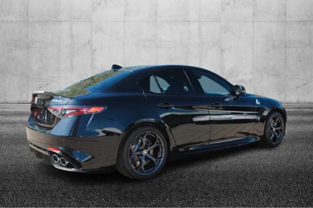 Alfa Romeo Giulia Giulia 2.9 T V6 AT8 Quadrifoglio - Foto 11