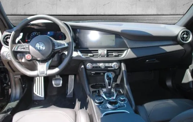 Alfa Romeo Giulia Giulia 2.9 T V6 AT8 Quadrifoglio - Foto 16
