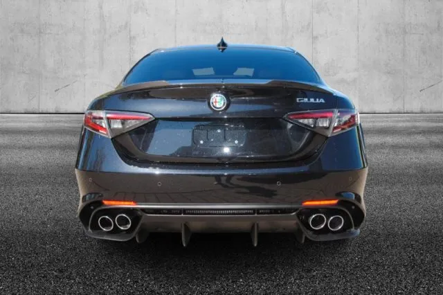 Alfa Romeo Giulia Giulia 2.9 T V6 AT8 Quadrifoglio - Foto 23