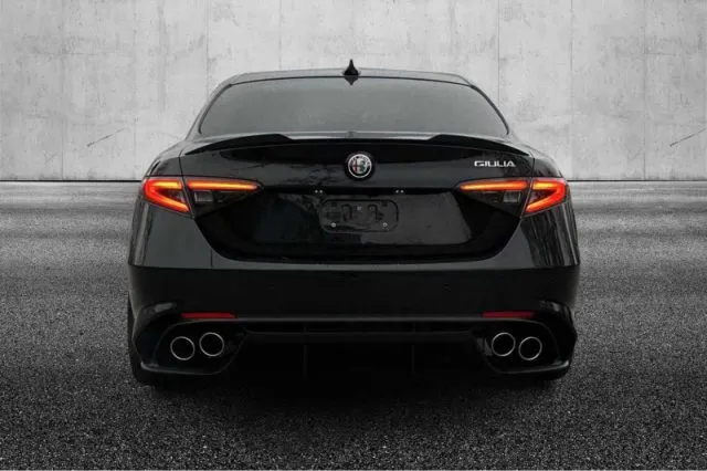 Alfa Romeo Giulia Giulia 2.9 T V6 AT8 Quadrifoglio - Foto 4