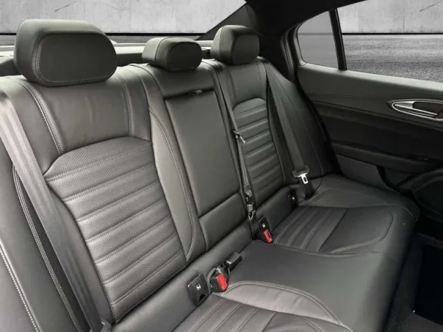 Alfa Romeo Giulia Giulia 2.9 T V6 AT8 Quadrifoglio - Foto 8