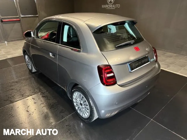 Fiat 500E Berlina 23,65 kWh Red - Foto 7