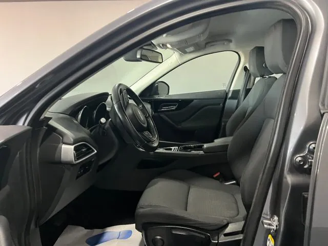 Jaguar F-Pace 2.0 D 180 CV AWD aut. Prestige - Foto 5