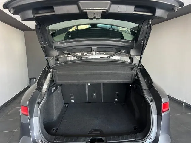 Jaguar F-Pace 2.0 D 180 CV AWD aut. Prestige - Foto 11