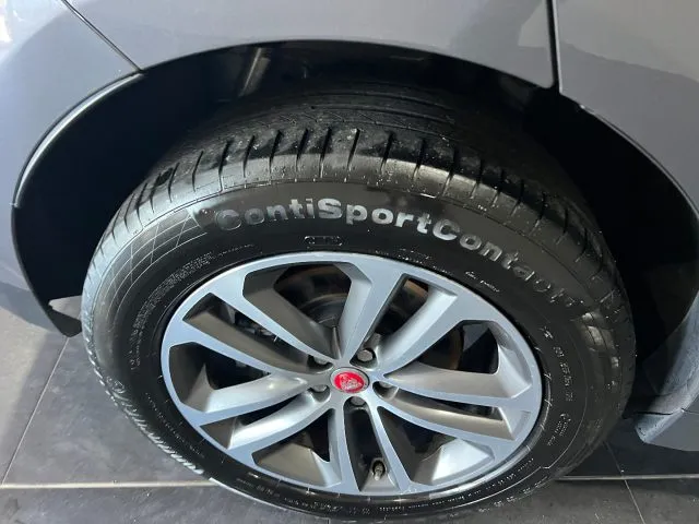 Jaguar F-Pace 2.0 D 180 CV AWD aut. Prestige - Foto 12