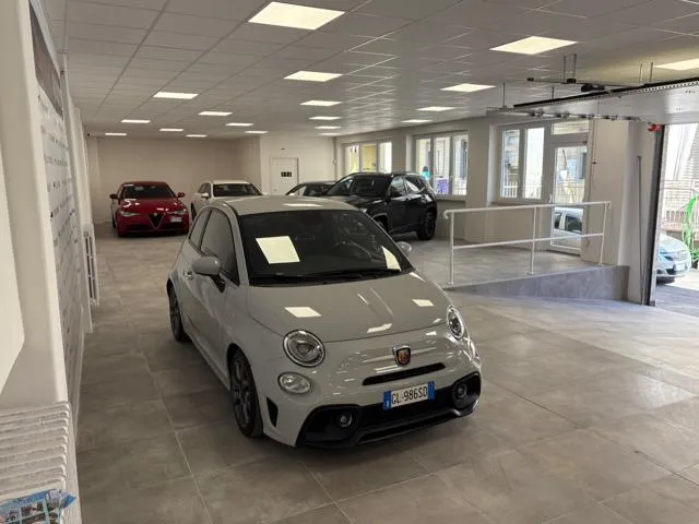 Abarth 595 1.4 Turbo T-Jet 165 CV IVA ESPOSTA - Foto 3