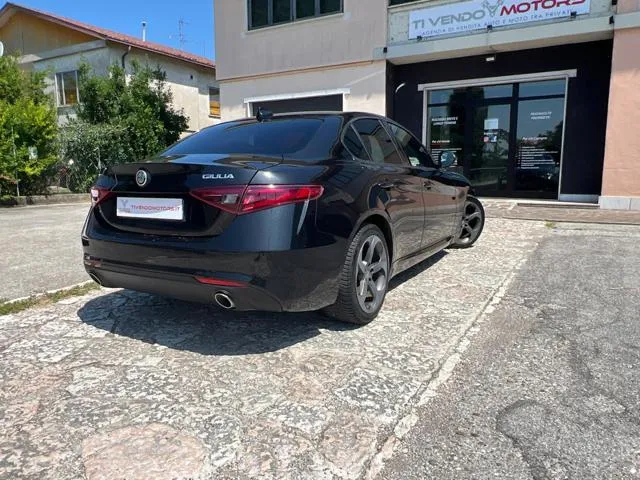 Alfa Romeo Giulia 2.2 Turbodiesel 180 CV Super - Foto 4