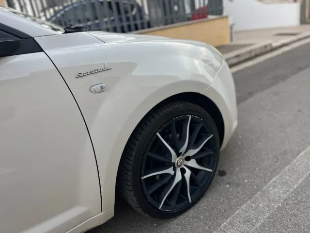 Alfa Romeo MiTo MiTo 1.3 JTDm 85 CV S&S Junior - Foto 3