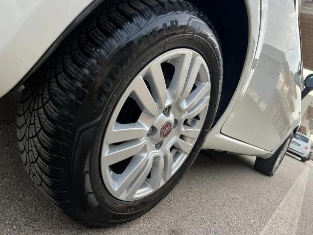Fiat Punto 1.3MJT Lounge - Foto 5