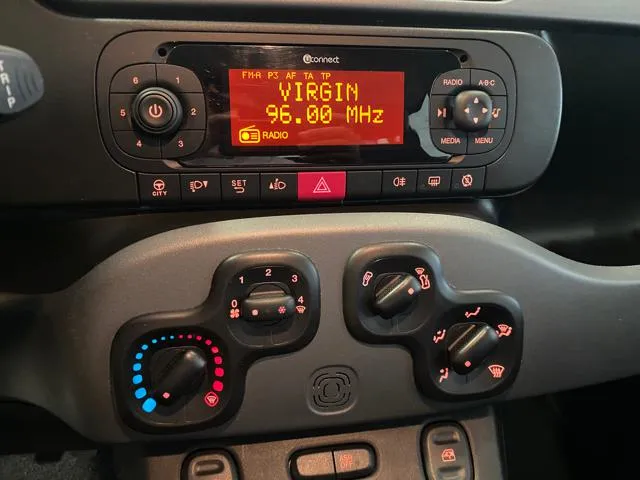 Fiat Panda 1.0 FireFly S&S Hybrid City Life - Foto 10