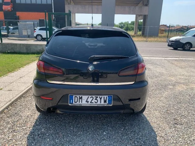 Alfa Romeo 147 147 1.9 JTD 120CV 5p. Distinctive - Foto 6
