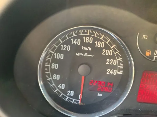 Alfa Romeo 147 147 1.9 JTD 120CV 5p. Distinctive - Foto 14