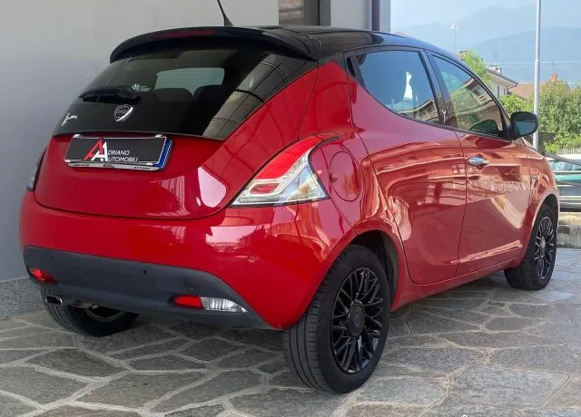 Lancia Ypsilon Ypsilon 1.3 MJT 95 CV 5p. S&S Platinum - Foto 4