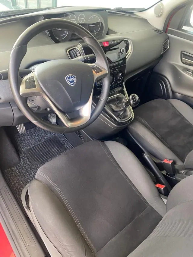 Lancia Ypsilon Ypsilon 1.3 MJT 95 CV 5p. S&S Platinum - Foto 23