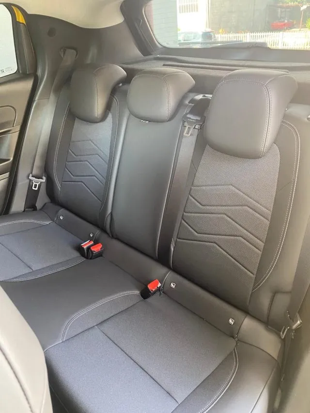 Jeep Avenger Avenger 1.2 Turbo Altitude - Foto 40