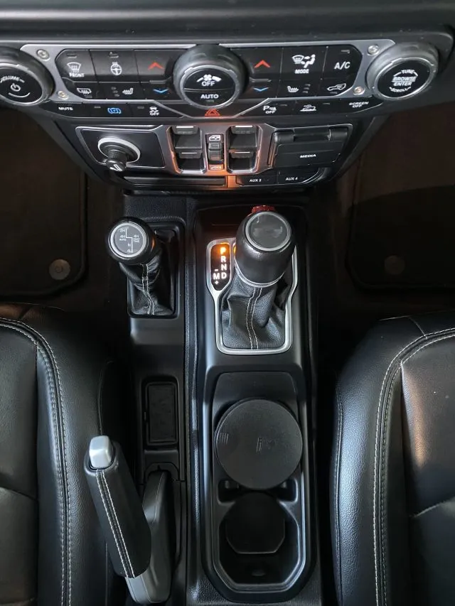 Jeep Wrangler Unlimited 2.0 PHEV ATX 4xe Sahara - Foto 27