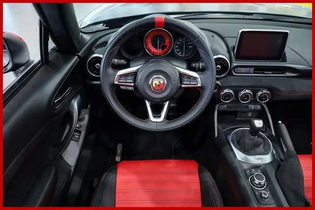 Abarth 124 Spider 124 Spider 1.4 Turbo MultiAir AT 170 CV - Foto 12