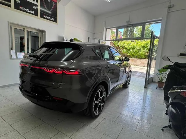 Alfa Romeo Tonale 1.5 160 CV MHEV TCT7 Veloce - Foto 4