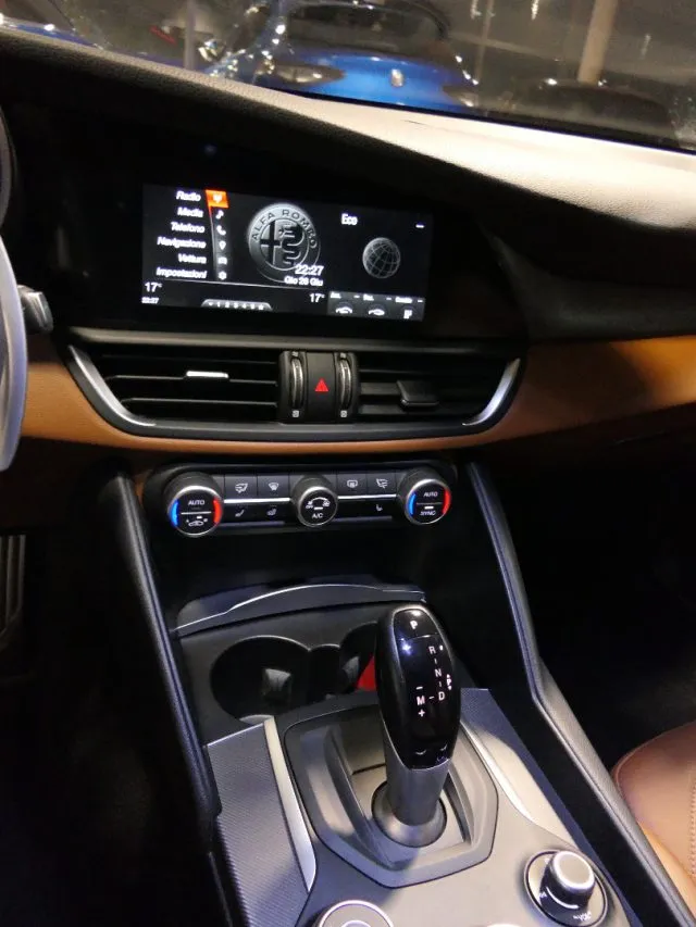Alfa Romeo Giulia Giulia 2.0 Turbo 280CV AT8 AWD Q4 Veloce - Foto 12