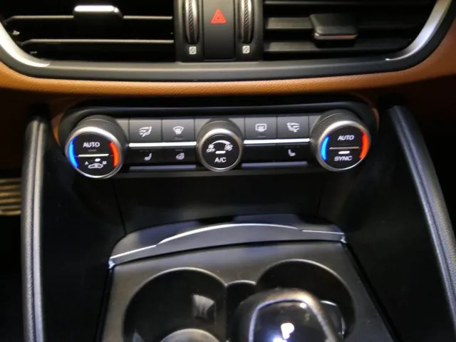 Alfa Romeo Giulia Giulia 2.0 Turbo 280CV AT8 AWD Q4 Veloce - Foto 14