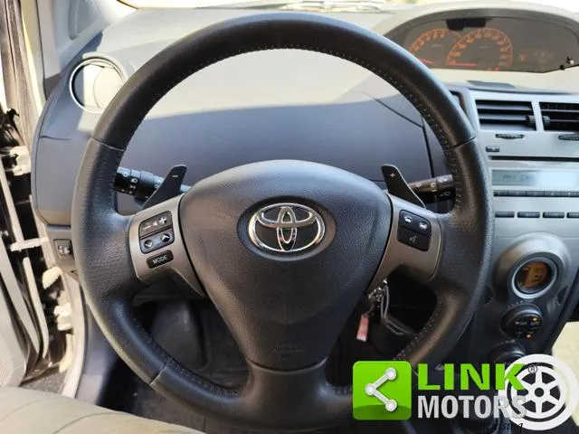 Toyota Yaris 1.3 5 porte M-MT Sol NEOPATENTATI GARANZIA INCL. - Foto 7
