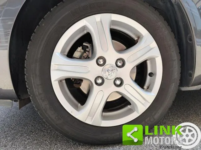 Toyota Yaris 1.3 5 porte M-MT Sol NEOPATENTATI GARANZIA INCL. - Foto 9