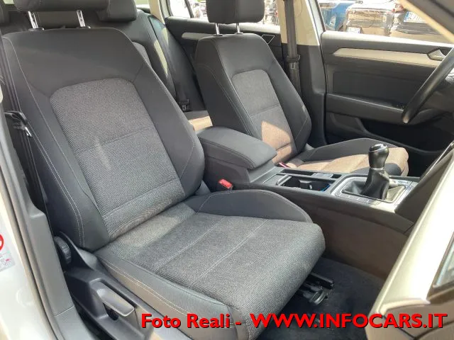 Volkswagen Passat Variant 2.0 TDI Business BlueMotion Tech. PROMO !! - Foto 6