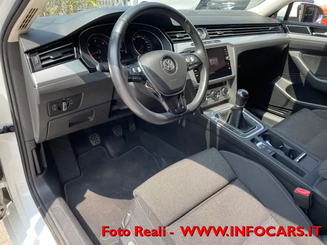 Volkswagen Passat Variant 2.0 TDI Business BlueMotion Tech. PROMO !! - Foto 13
