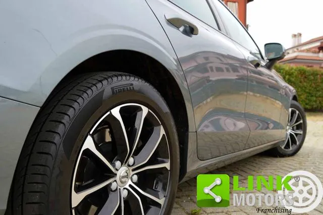 Volvo V60 2.0 D3 150 CV Geartronic Business 2020 - 78.000KM - Foto 6