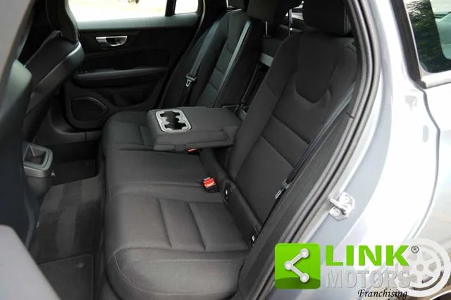 Volvo V60 2.0 D3 150 CV Geartronic Business 2020 - 78.000KM - Foto 13
