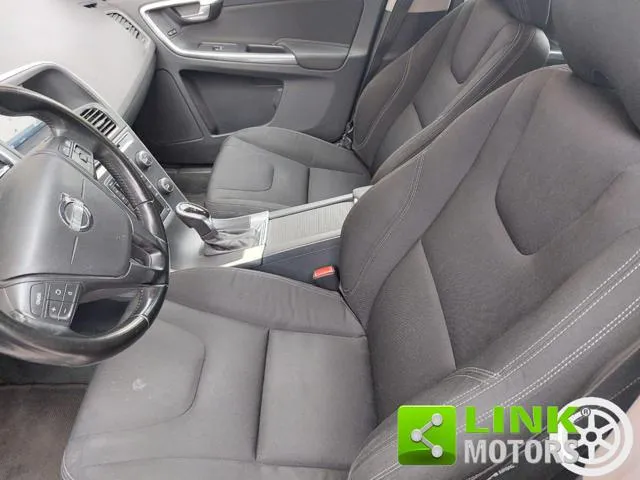 Volvo XC60 D3 Geartronic Momentum - Foto 14