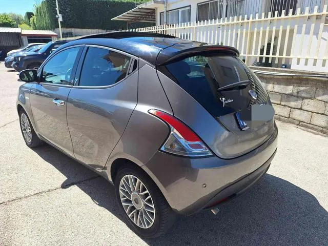 Lancia Ypsilon Ypsilon 1.3 MJT 95 CV 5p. S&S Platinum - Foto 6