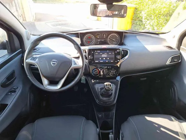 Lancia Ypsilon Ypsilon 1.2 69 CV 5p. GPL Gold - Foto 14