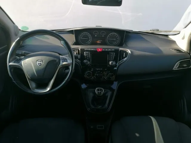 Lancia Ypsilon Ypsilon 1.2 69 CV 5p. GPL Ecochic Plat. - Foto 6