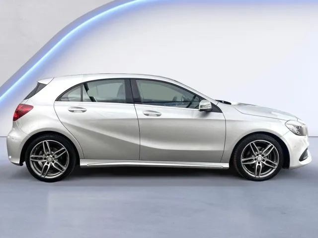 Mercedes-Benz A 180 1.5 d 109 CV Automatic Premium - Foto 7