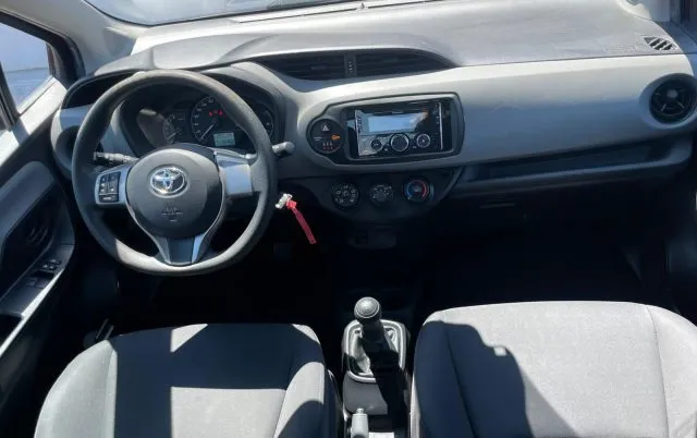 Toyota Yaris 1.0 BENZ 72 CV 5 porte Cool ADATTA A NEOPATENTATI - Foto 9