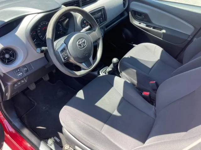 Toyota Yaris 1.0 BENZ 72 CV 5 porte Cool ADATTA A NEOPATENTATI - Foto 10