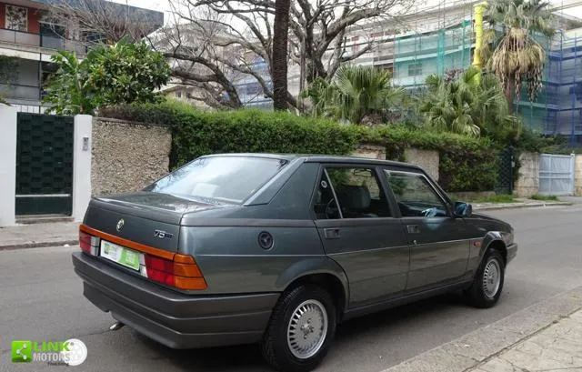 Alfa Romeo 75 75 1.8 - Foto 5