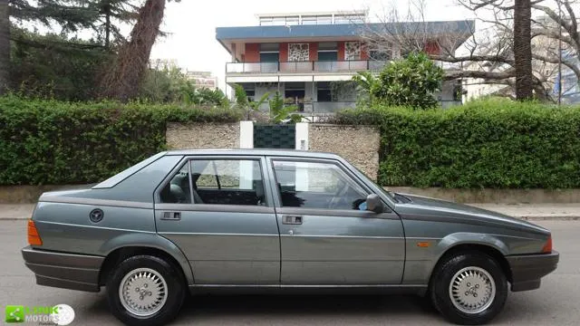 Alfa Romeo 75 75 1.8 - Foto 6